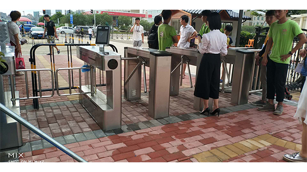 三桿閘機(jī)怎么調(diào)速度？