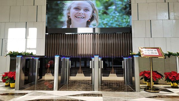 速通門閘機(jī)廠家該如何選擇？怎樣判定質(zhì)量？