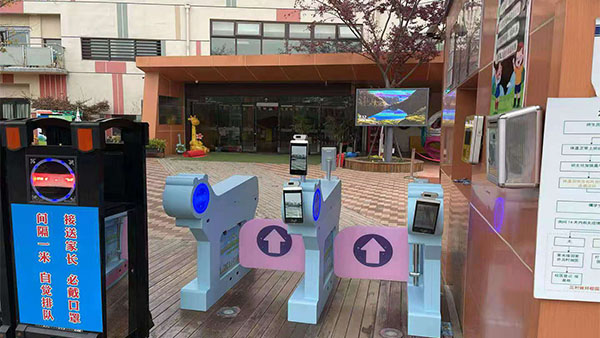 幼兒園擺閘廠家哪個(gè)好？